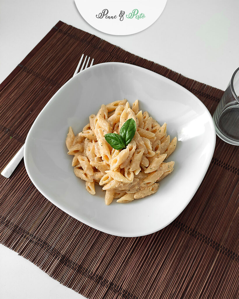 Pasta con crema al pomodoro